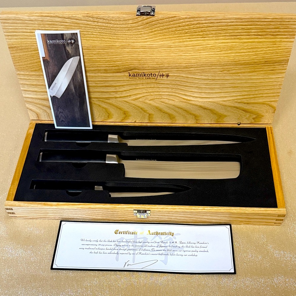 Kamikoto culinary professional Black and Silver boxed Knife Set